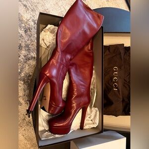 Gucci Women's light burgundy Heeled Boots